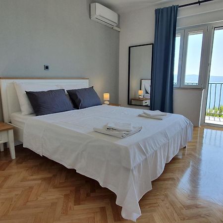 Apartman Oneum Omis Bagian luar foto