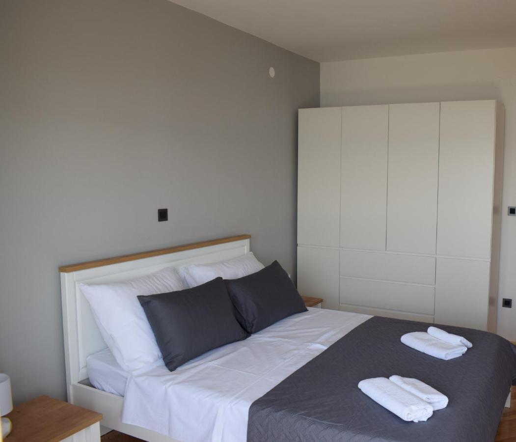 Apartman Oneum Omis Bagian luar foto