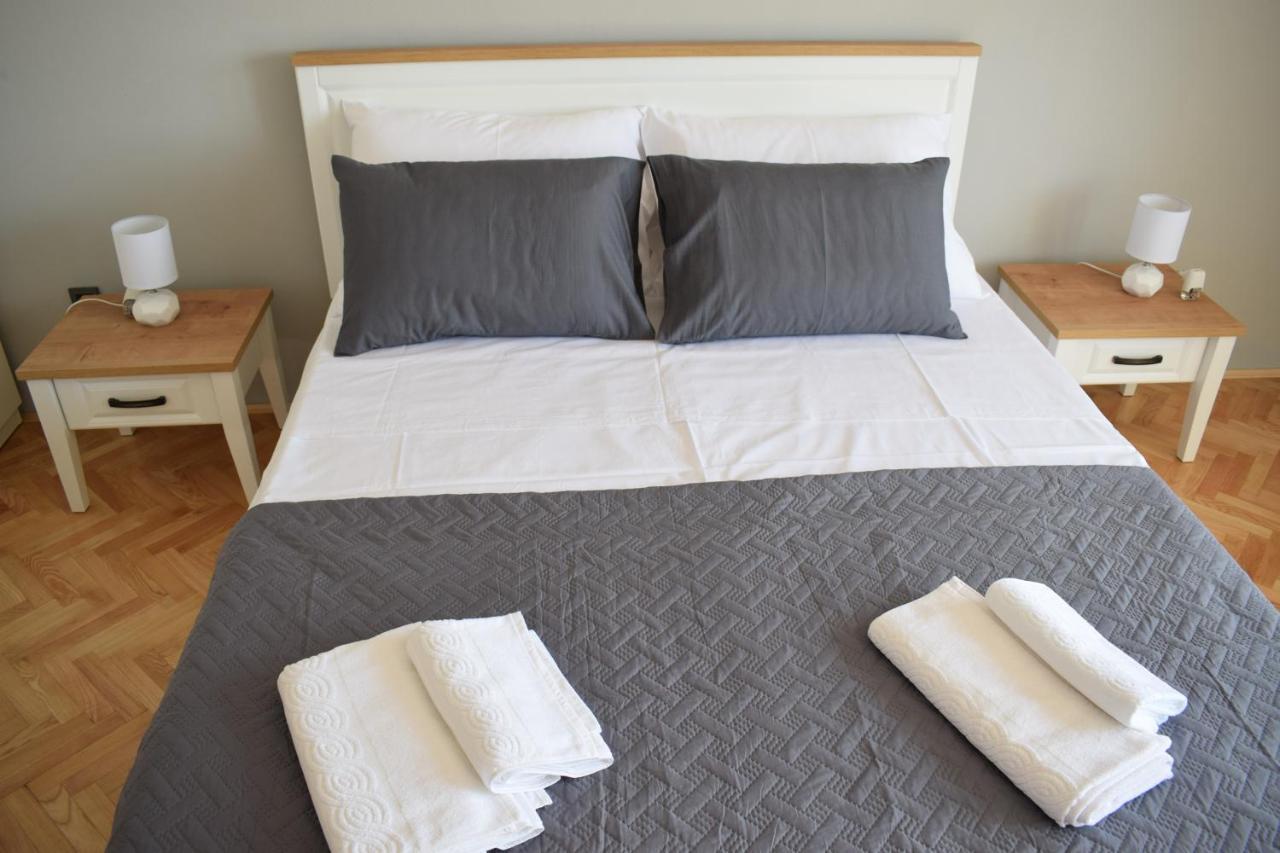 Apartman Oneum Omis Bagian luar foto