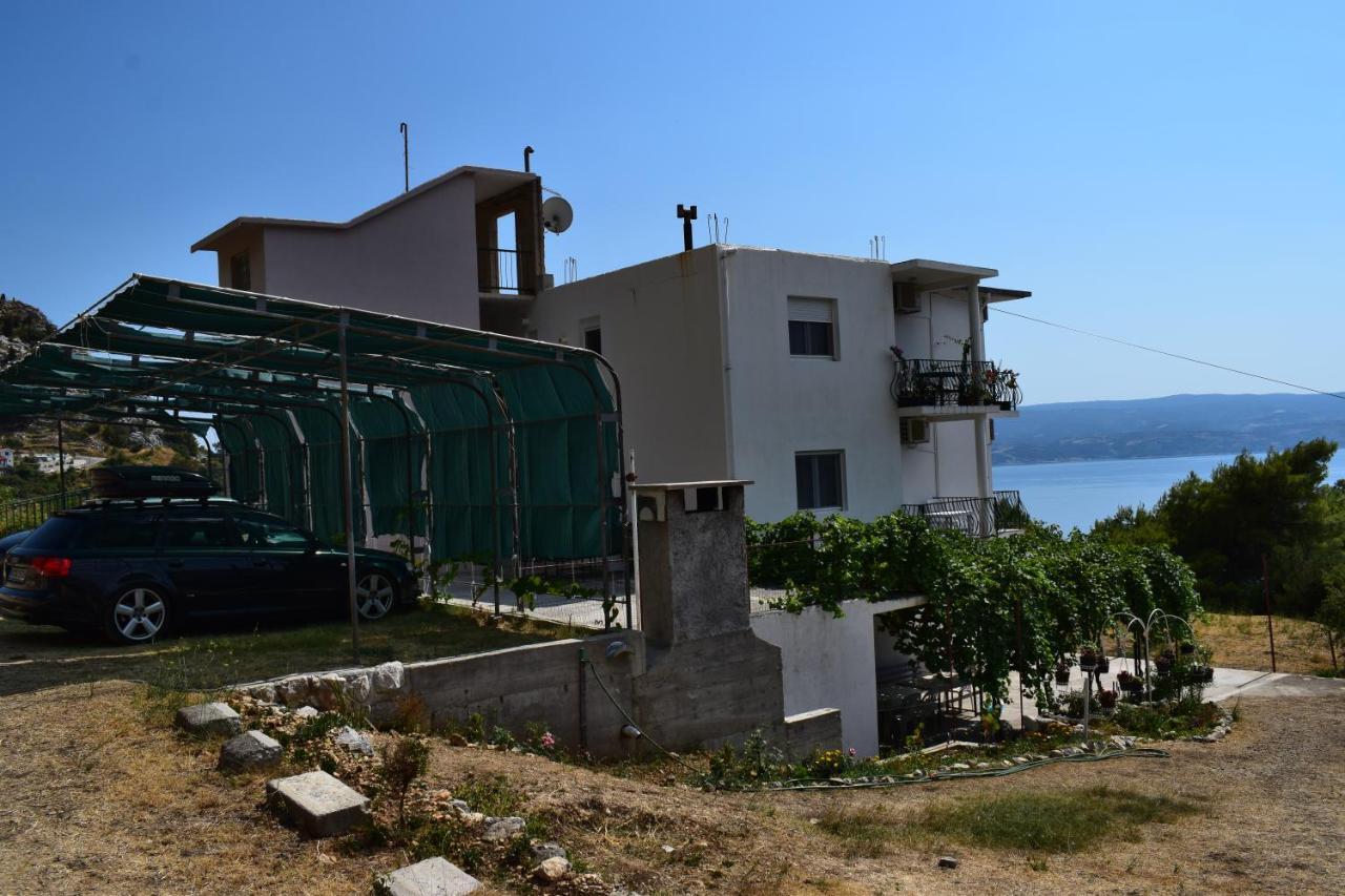 Apartman Oneum Omis Bagian luar foto