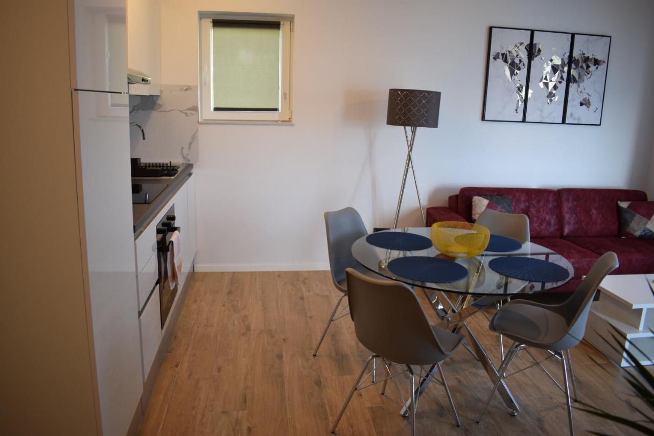 Apartman Oneum Omis Bagian luar foto
