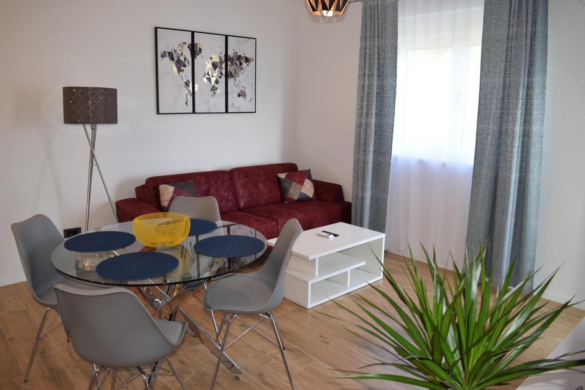 Apartman Oneum Omis Bagian luar foto