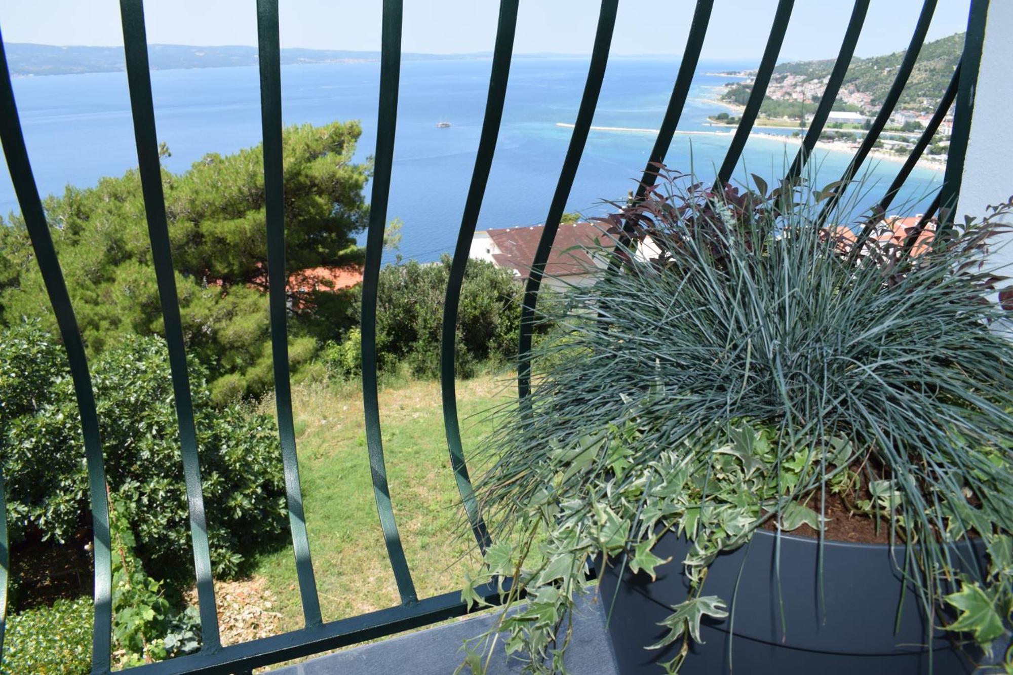 Apartman Oneum Omis Bagian luar foto